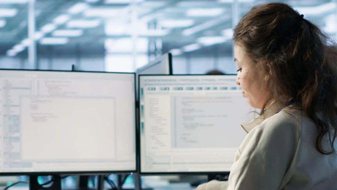 Backup automatizado empresarial a proteger dados críticos com recuperação rápida em caso de falha ou perda de informação